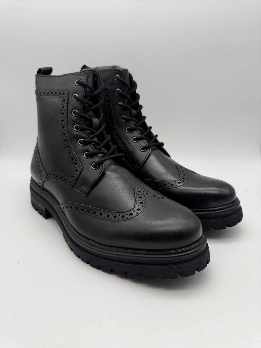 BRAND NEW Express Wingtip Combat Boots Black Leather Lug Sole Size 11